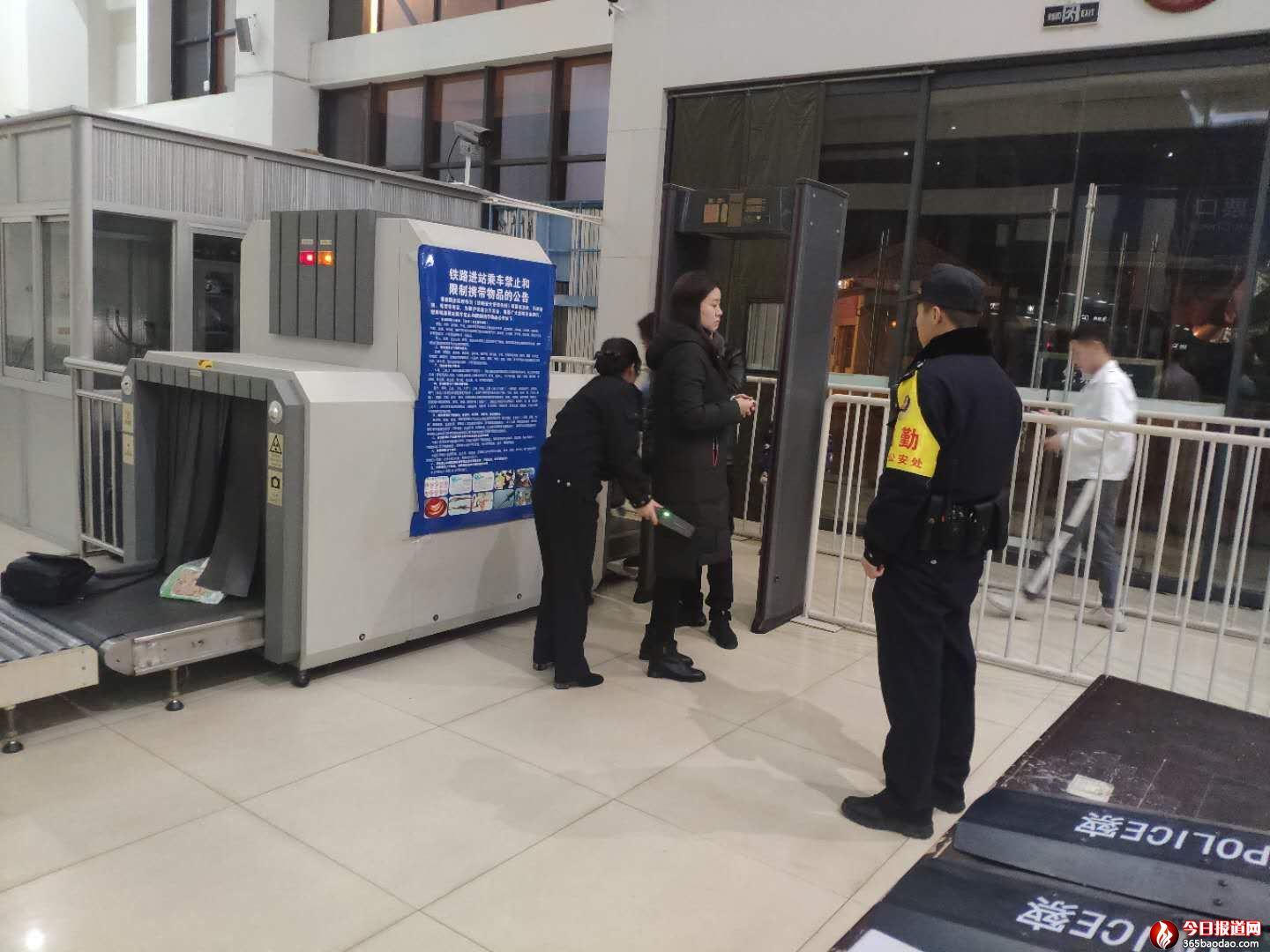 盯控安檢查危.jpg