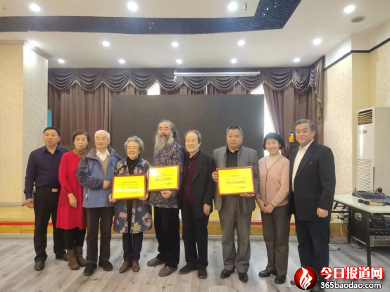 愛(ài)青薈萃 旗幟飄揚(yáng)04105669.png