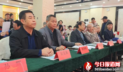 愛(ài)青薈萃 旗幟飄揚(yáng)0410985.png