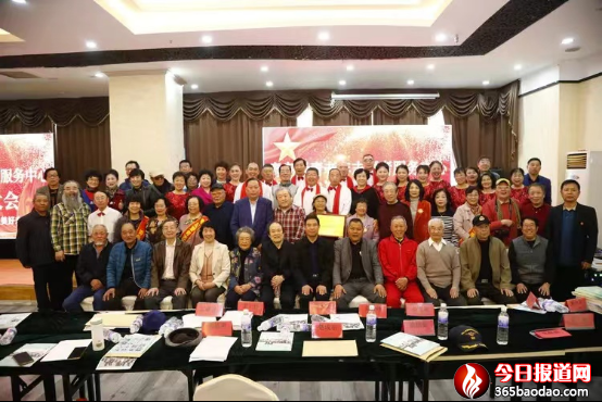 愛(ài)青薈萃 旗幟飄揚(yáng)04105951.png