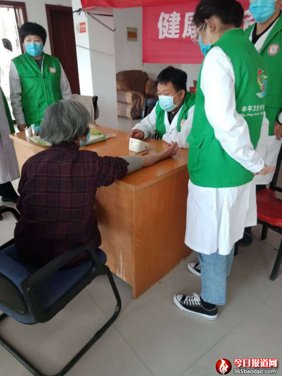 牟平區(qū)三病防治院開展健康扶貧義診活動249.png