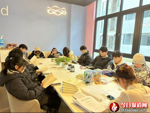【異科導(dǎo)師在行動(dòng)】沐浴大咖書(shū)香，啟迪人生智慧315.png