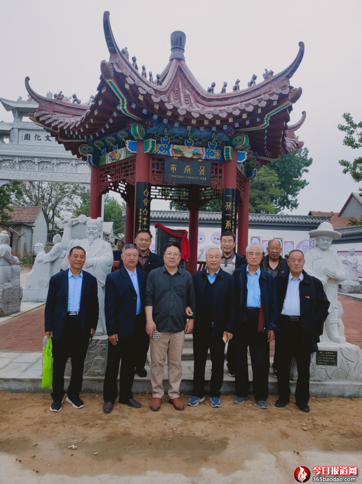 鼎鬶亭落成 丁再獻集骨刻文題聯(lián)1706.png