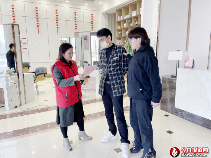 梁山縣:深入開展社保政策宣傳和現(xiàn)場(chǎng)辦362.png